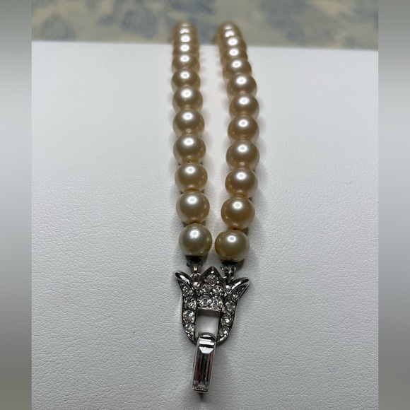 Trifari Double Strand Faux Pearl Beacelet - Picture 3 of 6